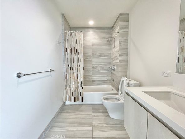 1050 S Grand Avenue 2003, Los Angeles CA 90015