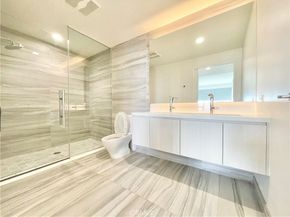 1050 S Grand Avenue 2003, Los Angeles CA 90015