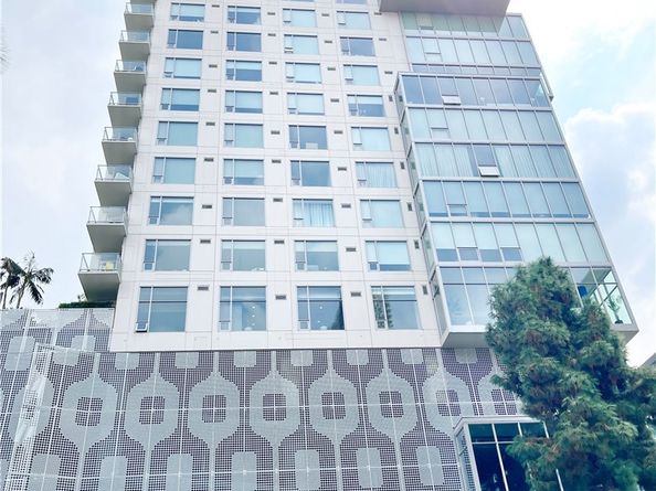 1050 S Grand Avenue 2003, Los Angeles CA 90015