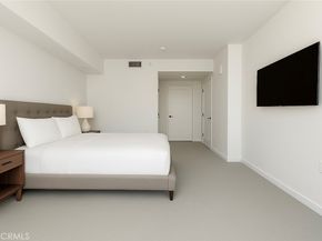 1050 S Grand Avenue 2003, Los Angeles CA 90015