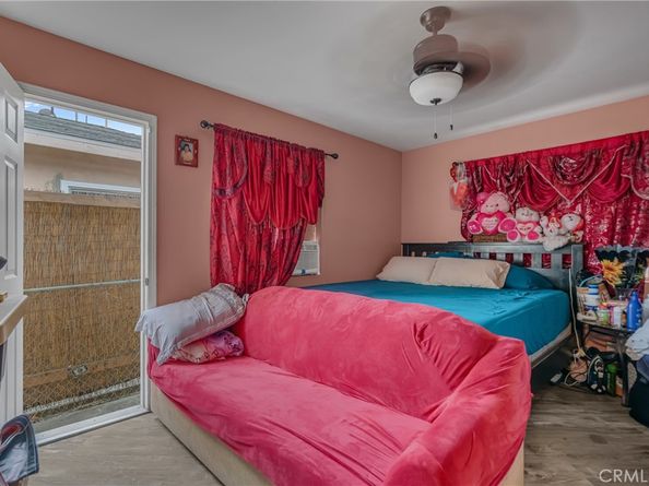 11513 S San Pedro, Los Angeles CA 90061