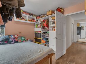 11513 S San Pedro, Los Angeles CA 90061