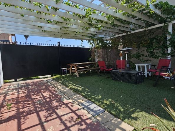 1722 W 60th Place, Los Angeles CA 90047