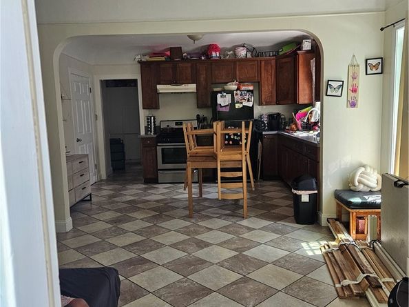 1722 W 60th Place, Los Angeles CA 90047