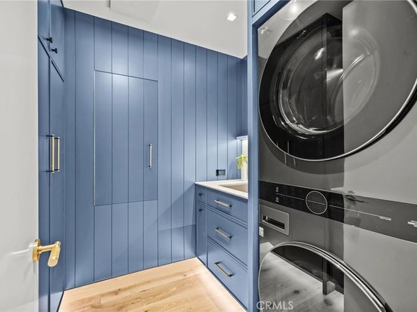 1075 Granville Drive, Newport Beach CA 92660