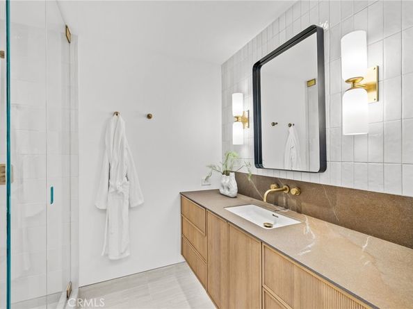 1075 Granville Drive, Newport Beach CA 92660