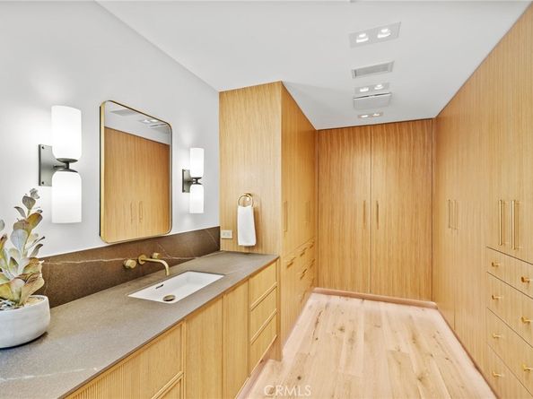 1075 Granville Drive, Newport Beach CA 92660