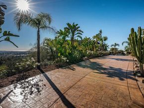 2362 Edgehill Road, Vista CA 92084
