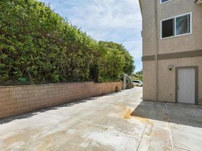 2646 Unicornio St, Carlsbad CA 92009
