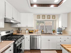 816 Lochwood Place, Escondido CA 92026