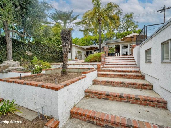 2301 Ivy Rd, Oceanside CA 92054