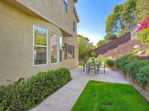 6890 Camino De Amigos, Carlsbad CA 92009