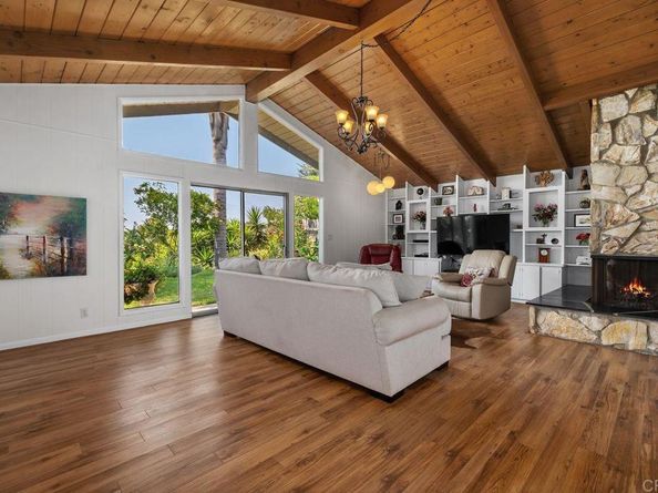 5448 Noah Way, San Diego CA 92117
