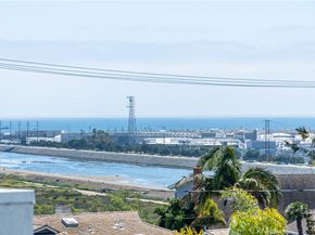 2105 Two Harbors Circle, Costa Mesa CA 92627
