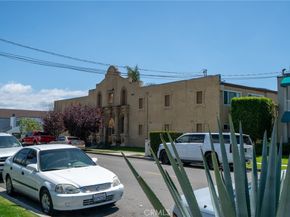 293 Avocado Street, Costa Mesa CA 92627