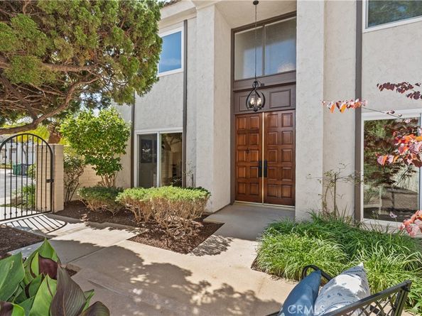 19 Whitewood, Irvine CA 92612