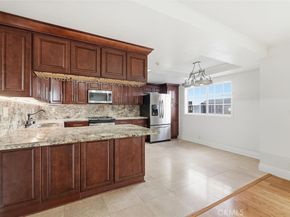 208 S Catalina Avenue C, Redondo Beach CA 90277