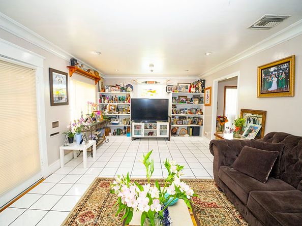2742 Olive Street, Huntington Park CA 90255
