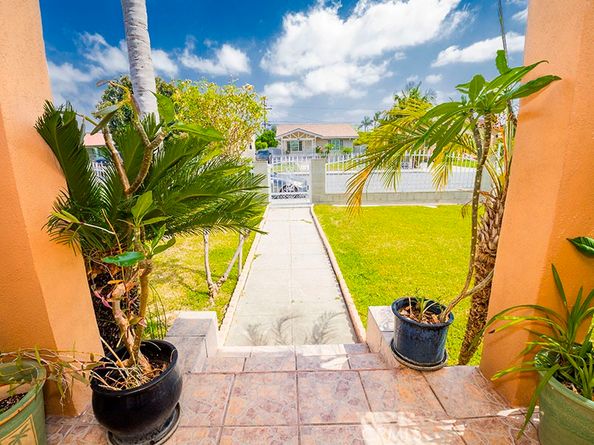 2742 Olive Street, Huntington Park CA 90255