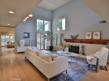 5716 Lunada Lane
