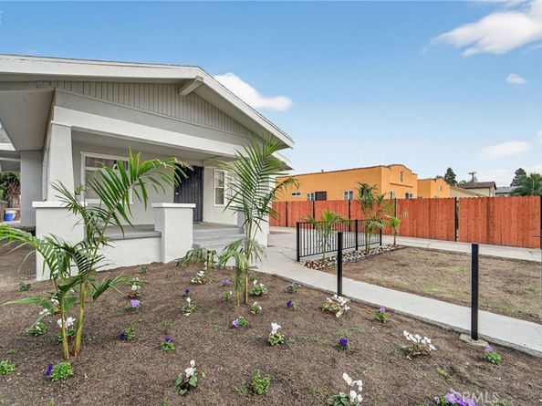 1043 W 95th Street, Los Angeles CA 90044