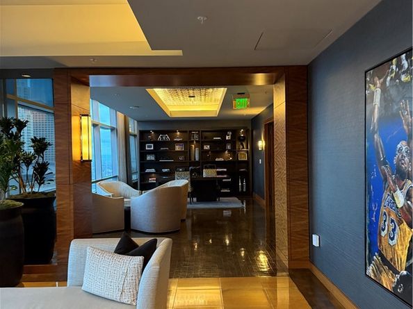 900 W Olympic Boulevard 41F, Los Angeles CA 90015