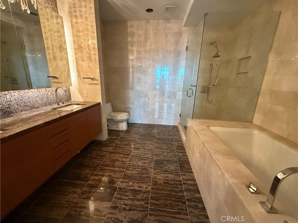 900 W Olympic Boulevard 41F, Los Angeles CA 90015