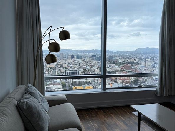 900 W Olympic Boulevard 41F, Los Angeles CA 90015