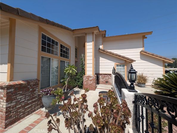 13437 Chrystal Court, Fontana CA 92336