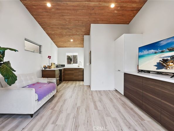 4123 North Virginia Road, Long Beach CA 90807