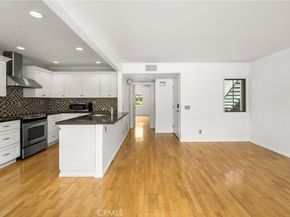 6004 Bixby Village Drive 21, Long Beach CA 90803