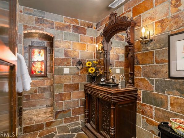 2510 N Park Boulevard, Santa Ana CA 92706