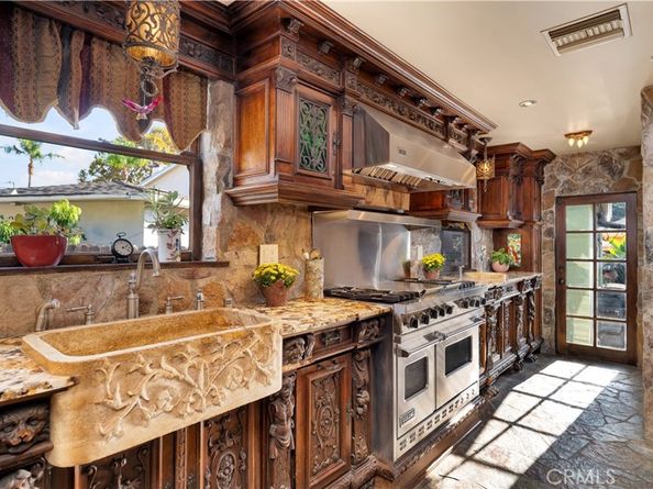 2510 N Park Boulevard, Santa Ana CA 92706