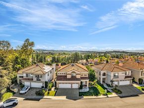 32 Salinas, Lake Forest CA 92610