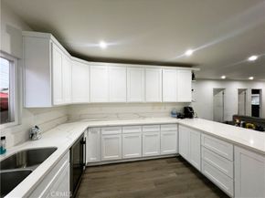 7672 Whitsett Avenue, Los Angeles CA 90001