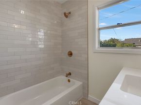 2729 Greentop Street, Lakewood CA 90712