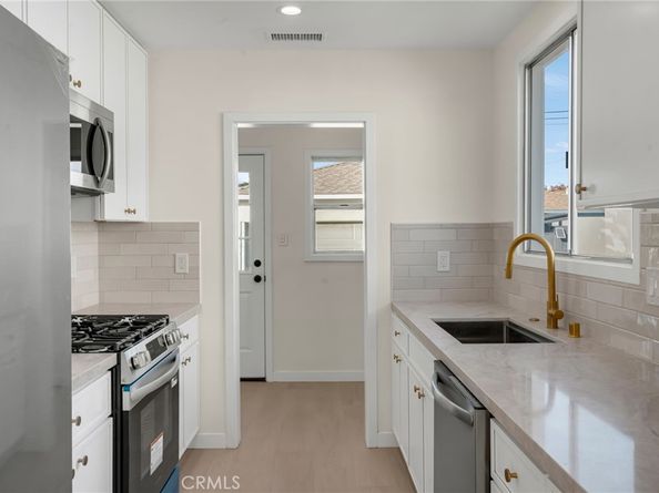 2729 Greentop Street, Lakewood CA 90712