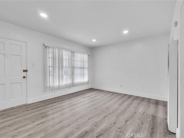 122 Elm Avenue 11, Long Beach CA 90802