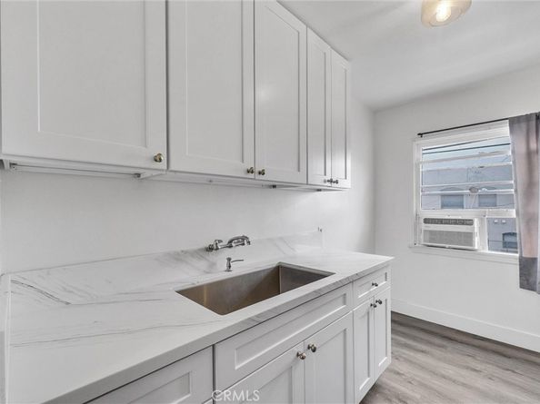 122 Elm Avenue 11, Long Beach CA 90802