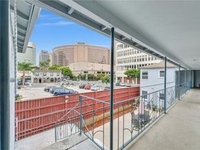 122 Elm Avenue 11, Long Beach CA 90802