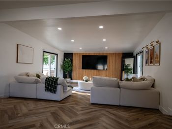 2047 Angelcrest Drive