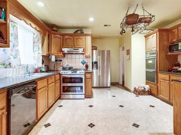 720 W 108th Street, Los Angeles CA 90044