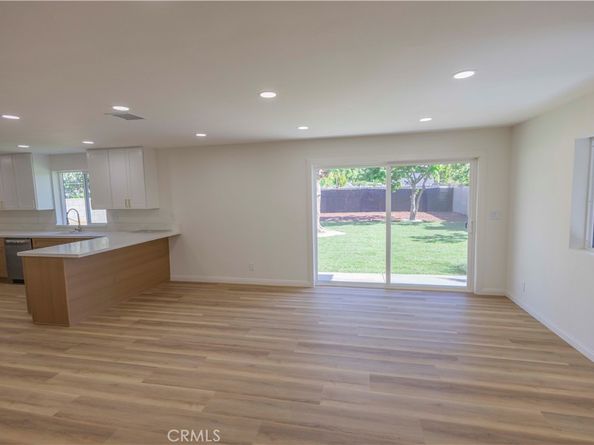 2122 W 10th Street, Santa Ana CA 92703