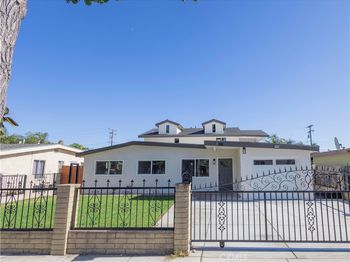 2122 W 10th Street