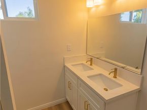 2122 W 10th Street, Santa Ana CA 92703