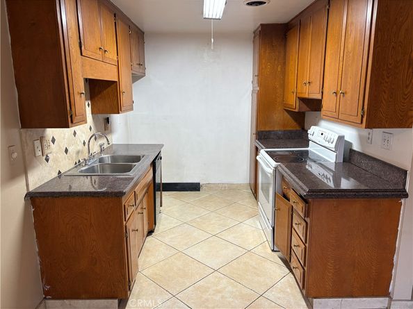 15500 Tustin Village Way 112, Tustin CA 92780