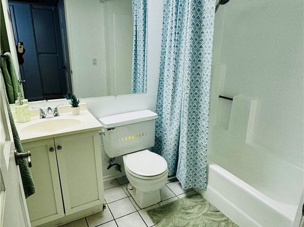 1237 E 6th Street 106, Long Beach CA 90802