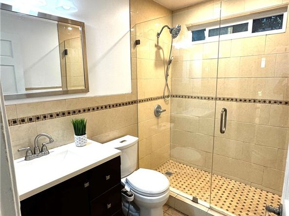 1237 E 6th Street 106, Long Beach CA 90802