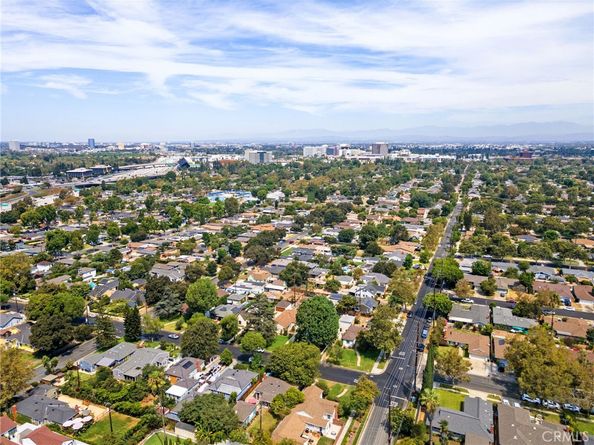 621 E 20th Street, Santa Ana CA 92706