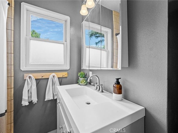 621 E 20th Street, Santa Ana CA 92706